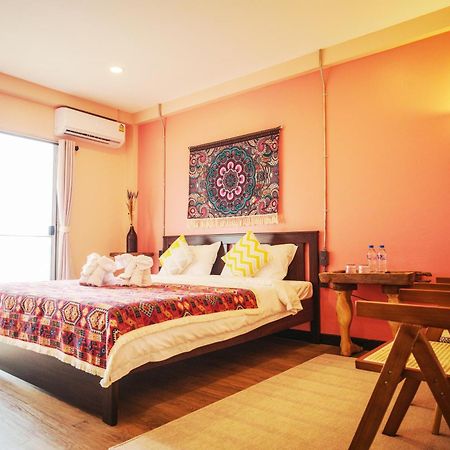 Elegant Lanna Guesthouse Чиангмай Экстерьер фото