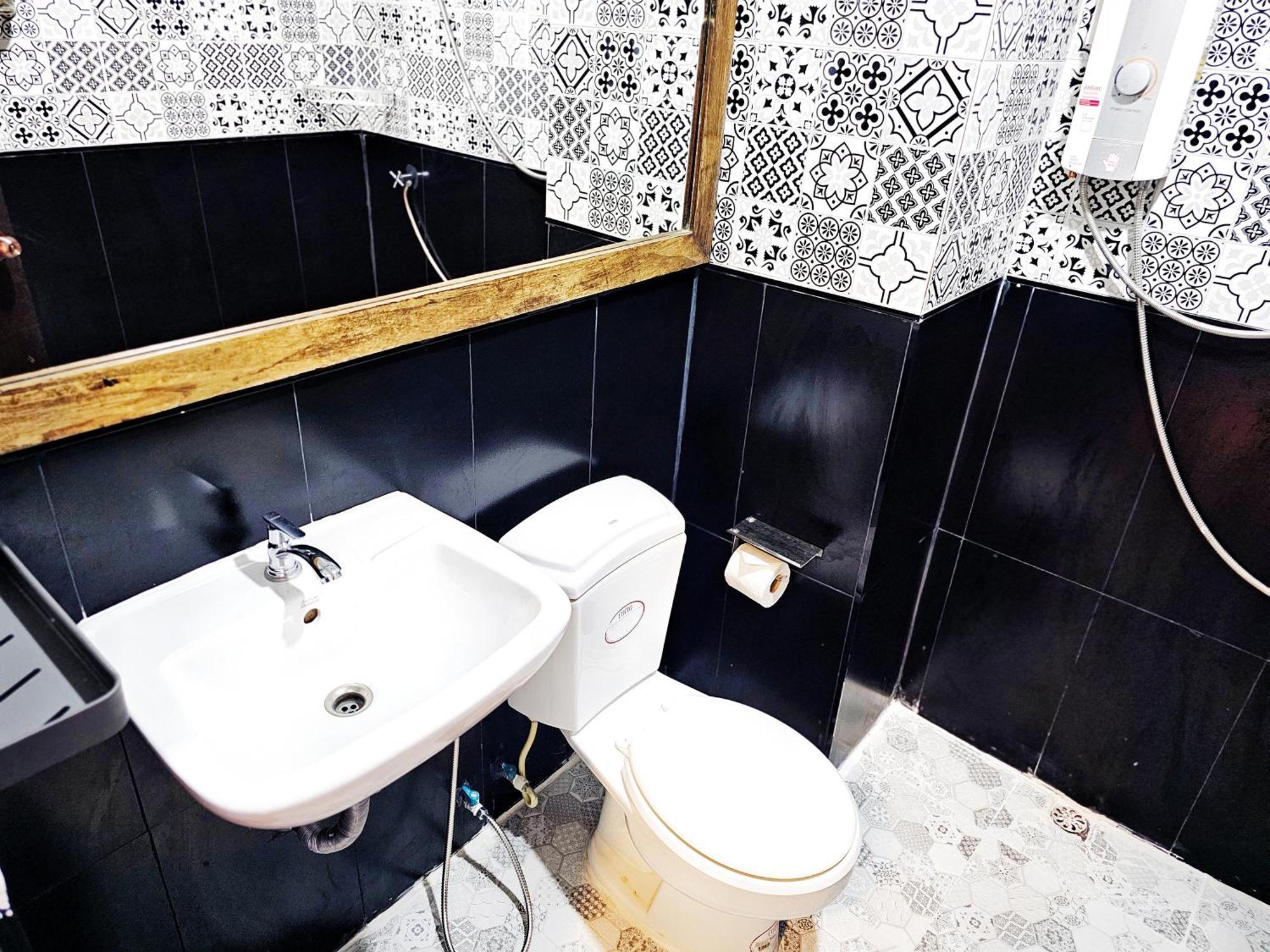 Elegant Lanna Guesthouse Чиангмай Экстерьер фото